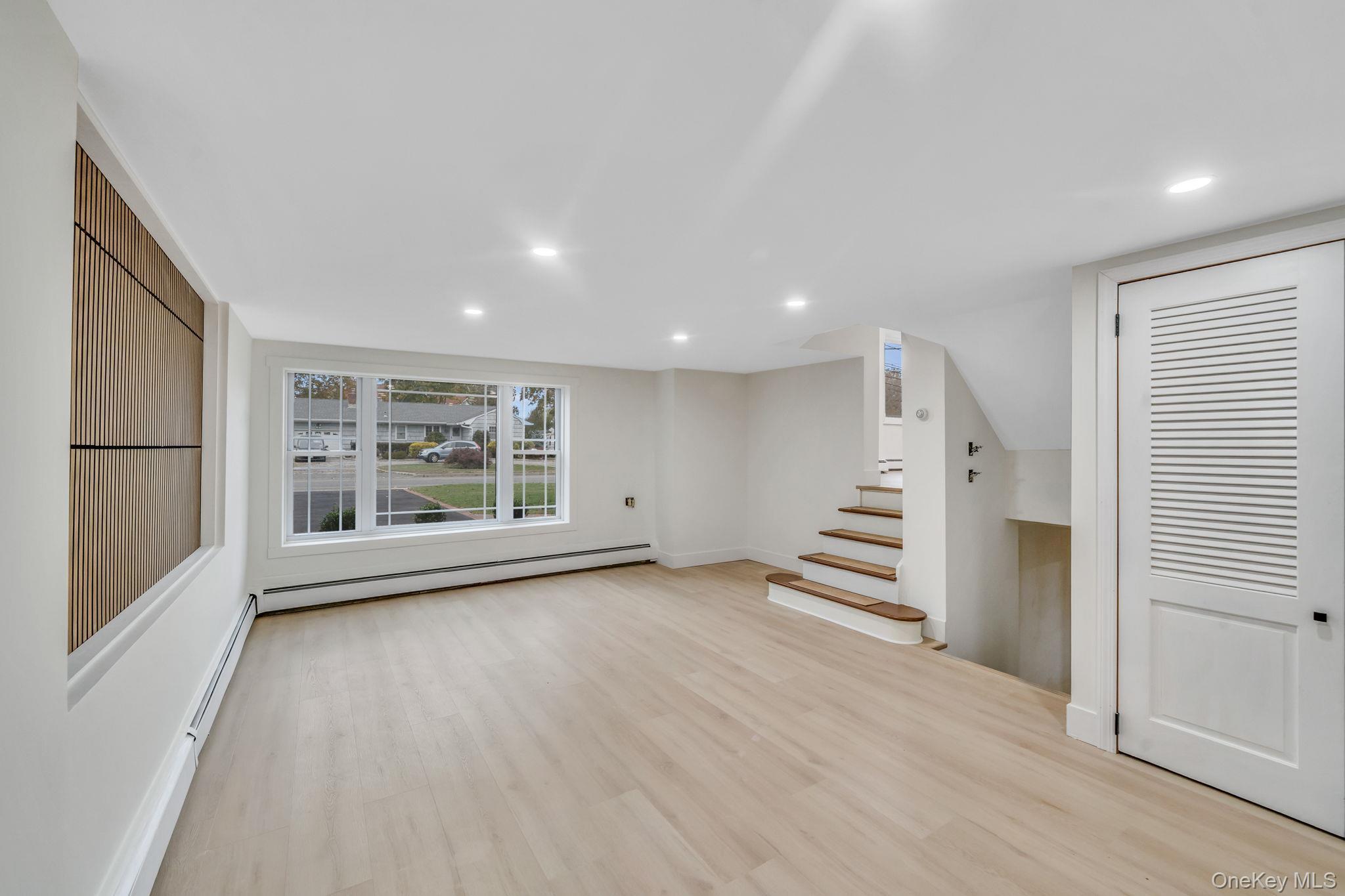 Single Family Woodlawn Suffolk County, NY 11780, MLS-928655-12