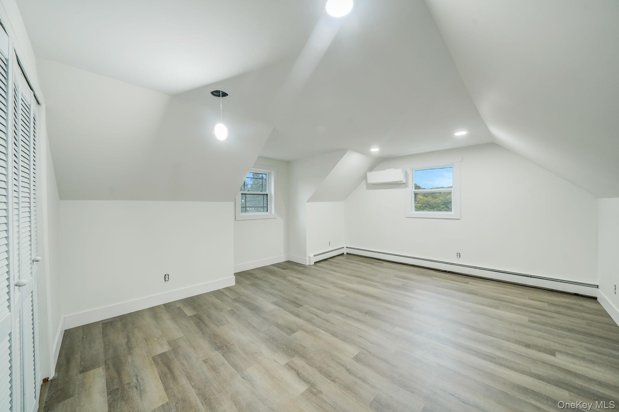 Single Family Woodlawn Suffolk County, NY 11780, MLS-928655-17