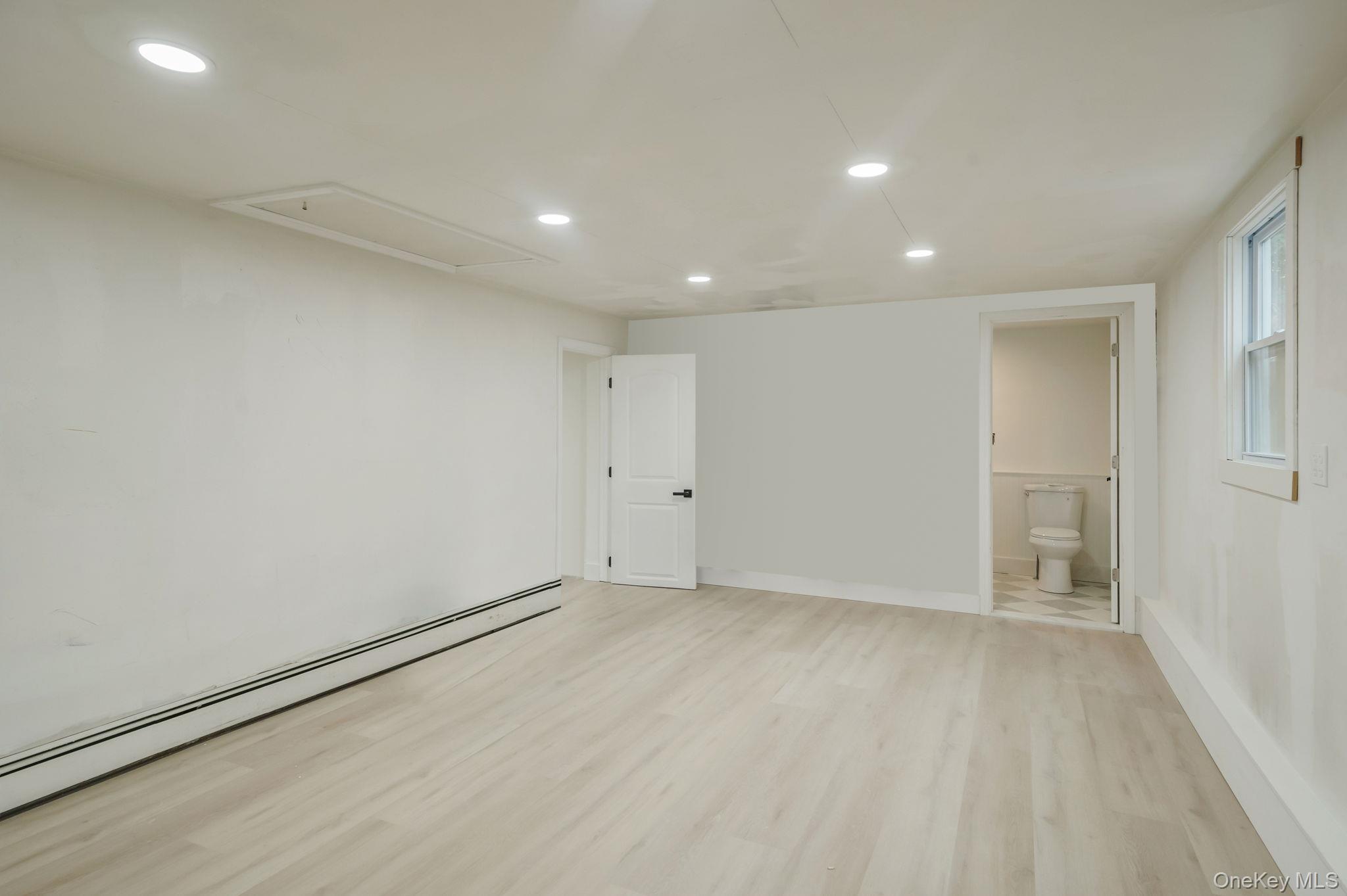 Single Family Woodlawn Suffolk County, NY 11780, MLS-928655-21