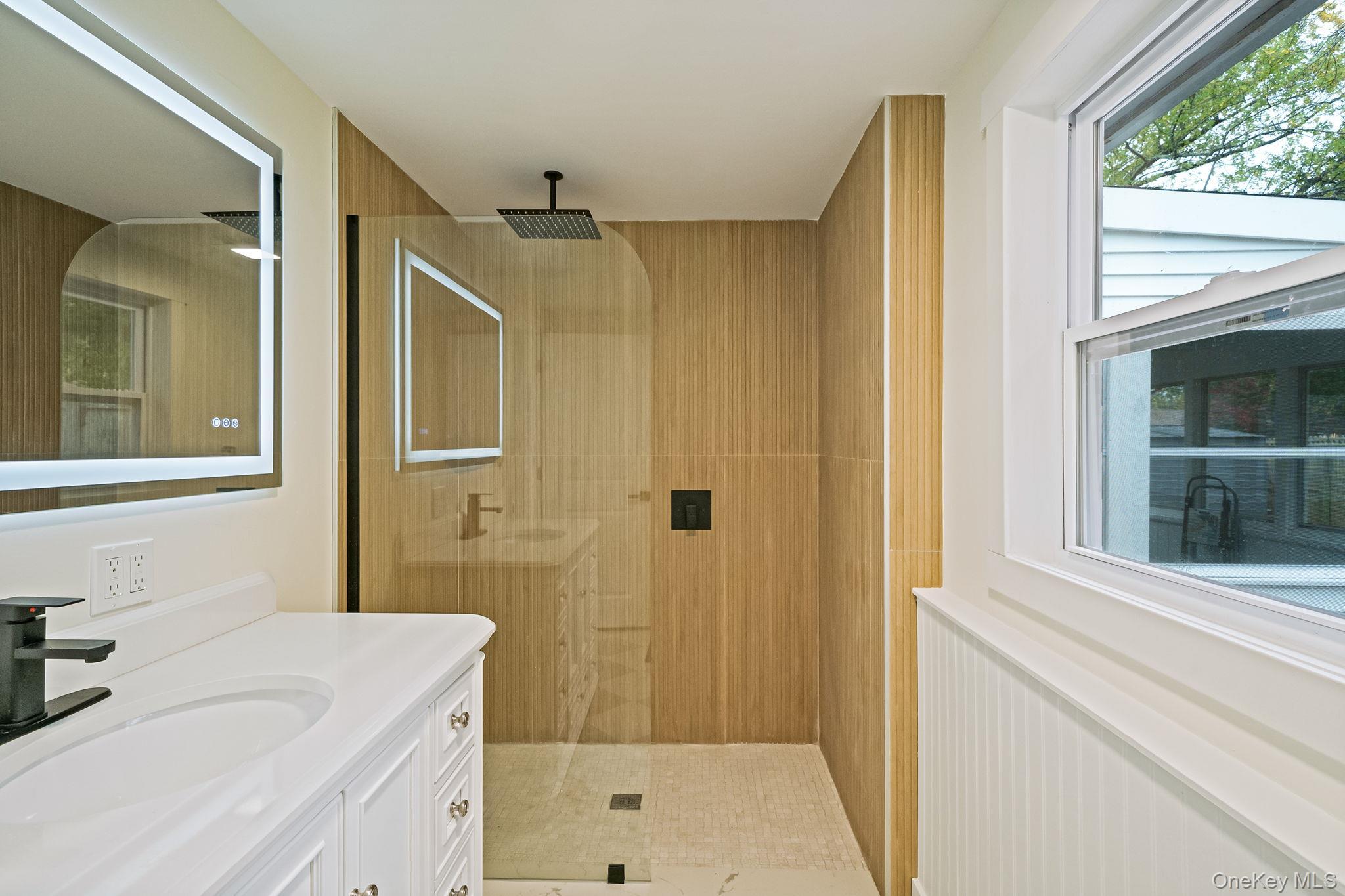 Single Family Woodlawn Suffolk County, NY 11780, MLS-928655-22