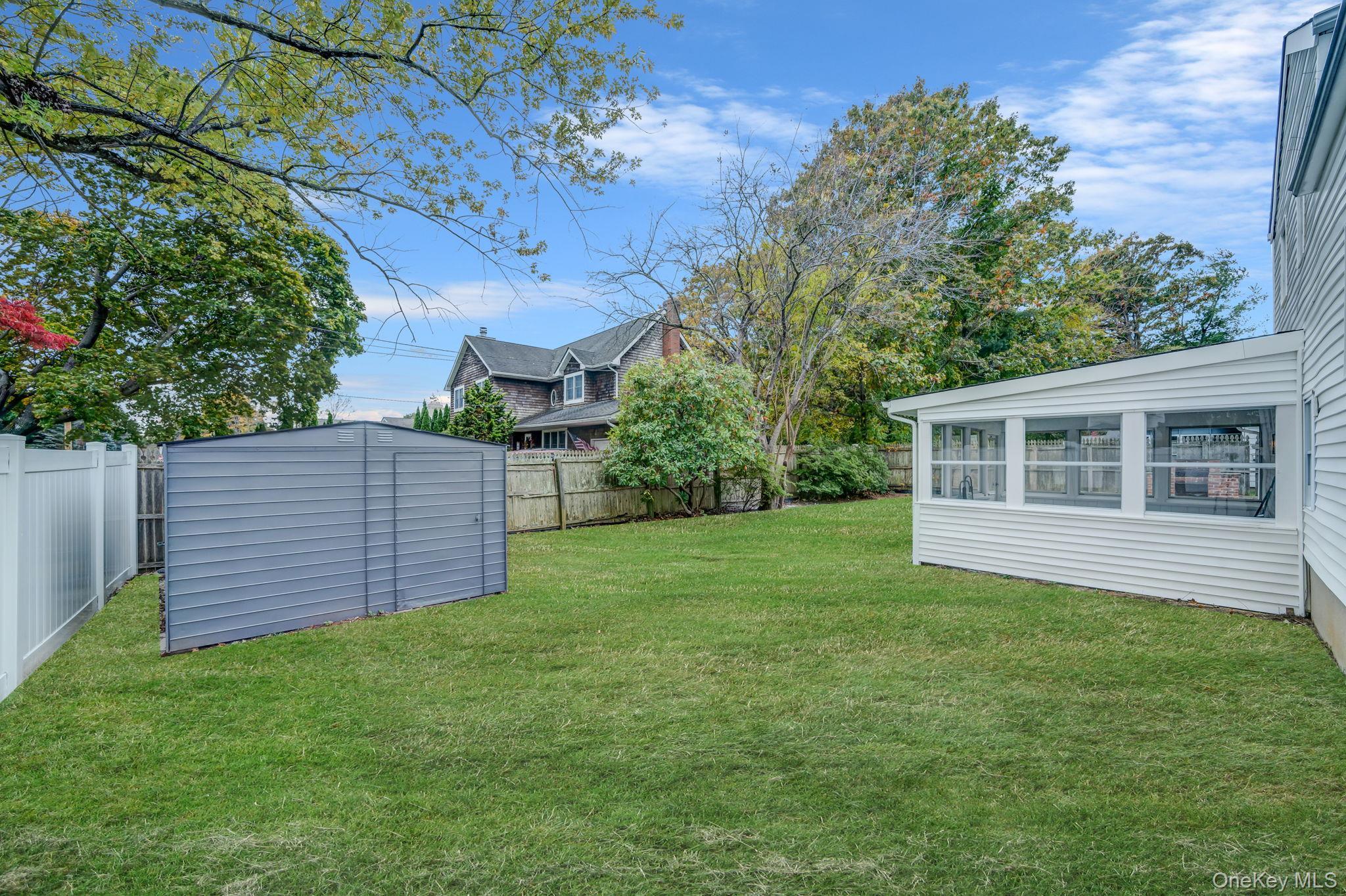 Single Family Woodlawn Suffolk County, NY 11780, MLS-928655-27