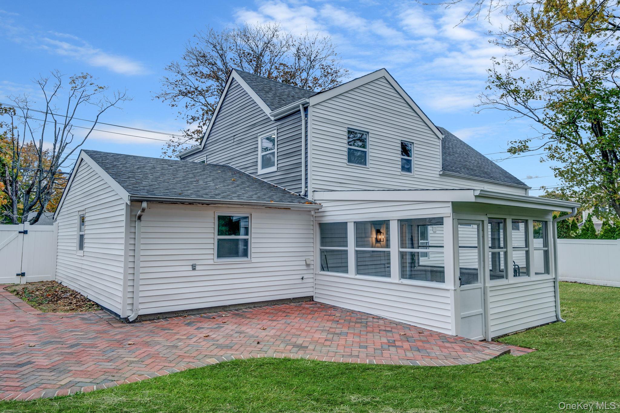 Single Family Woodlawn Suffolk County, NY 11780, MLS-928655-30