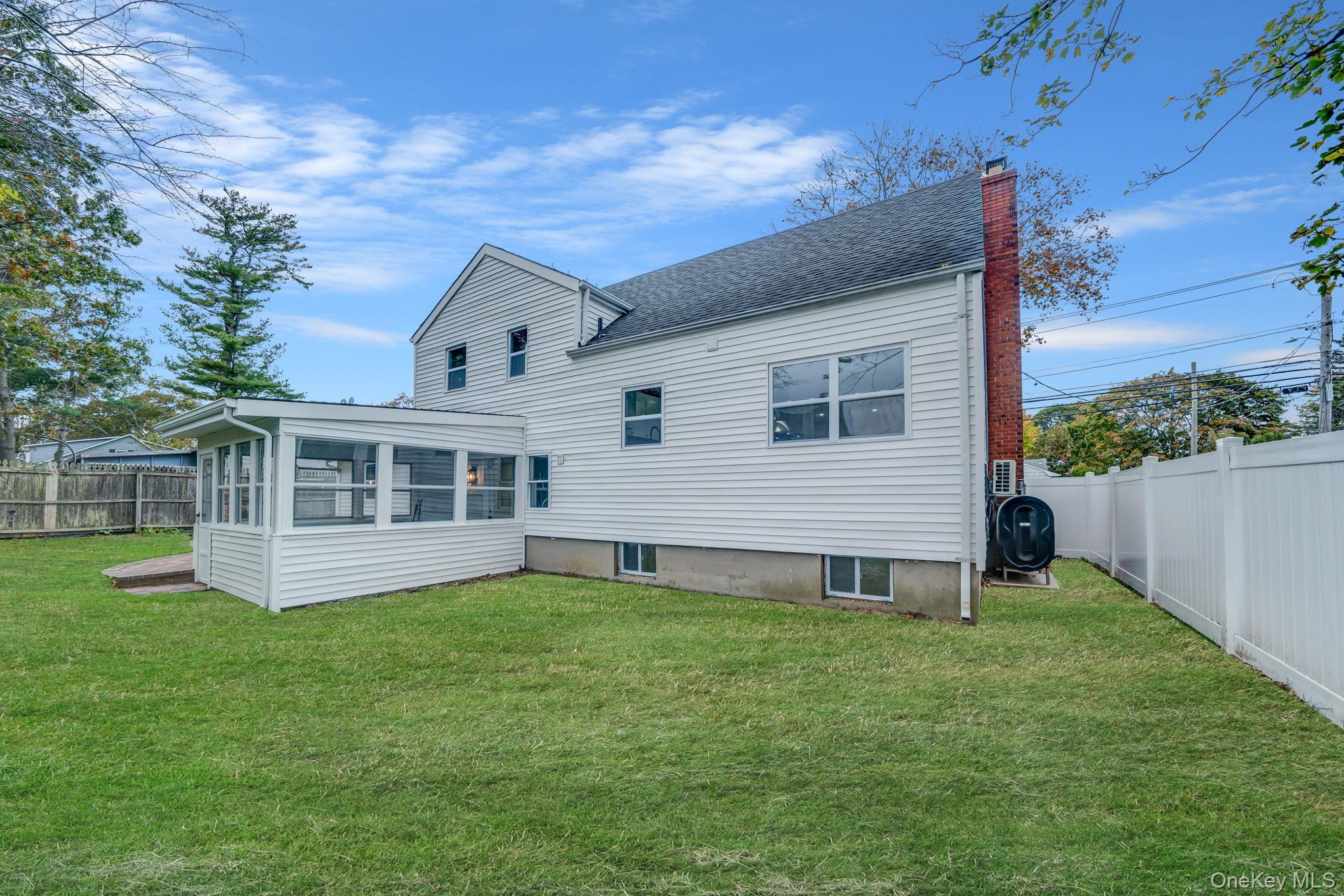 Single Family Woodlawn  Suffolk County, NY 11780, MLS-928655-32