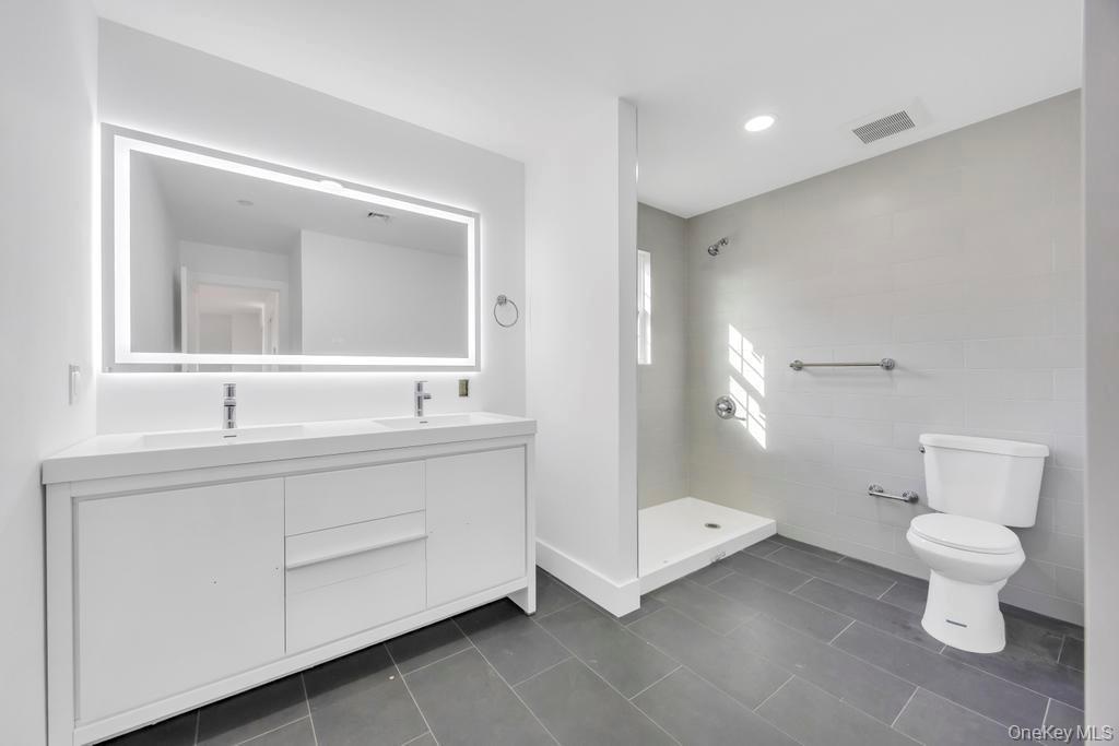 Single Family Miller  Nassau County, NY 11520, MLS-928671-34