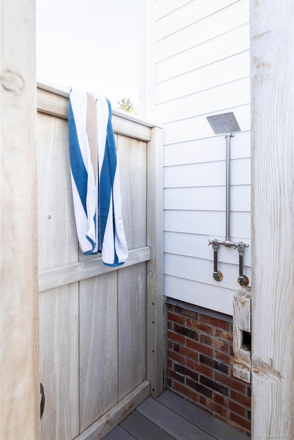 Single Family Waterview Suffolk County, NY 11971, MLS-928708-32