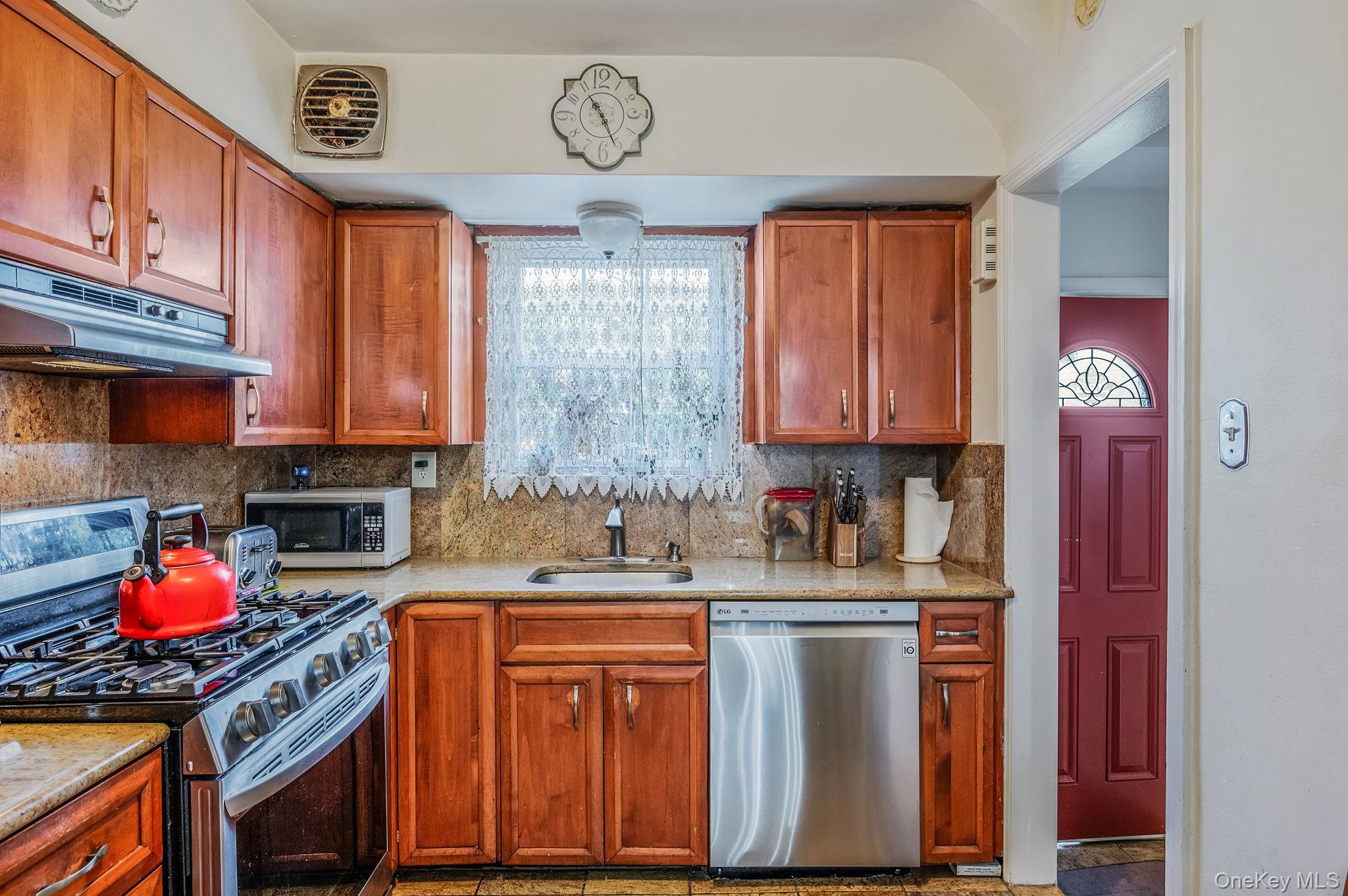 Single Family 237th  Nassau County, NY 11003, MLS-928722-3