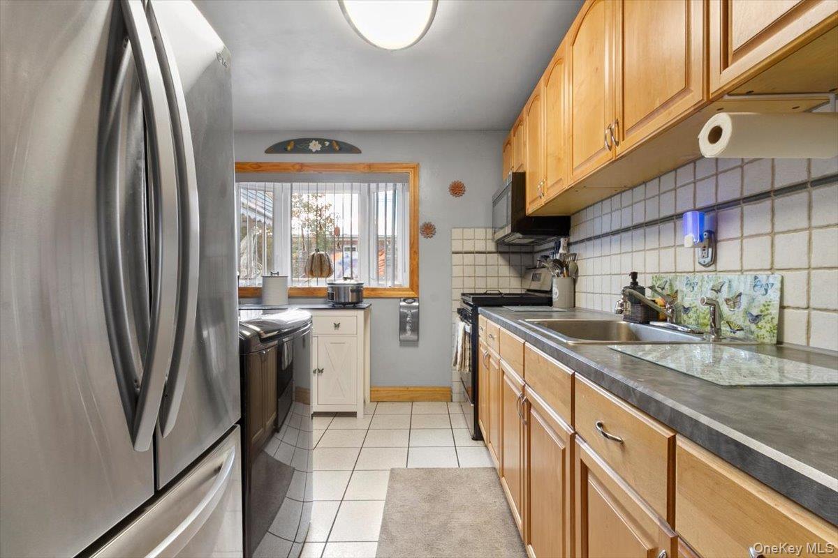 Single Family Vincent  Bronx, NY 10465, MLS-928749-14