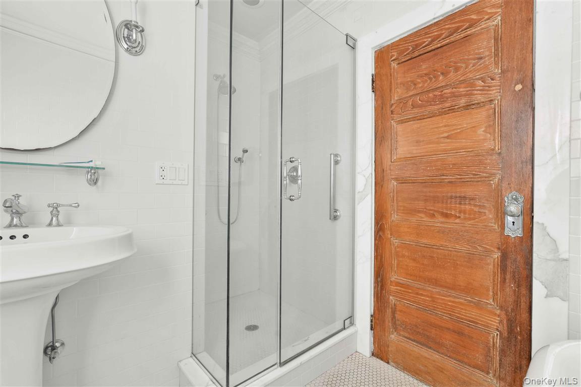 Single Family 104th  Queens, NY 11418, MLS-928757-28