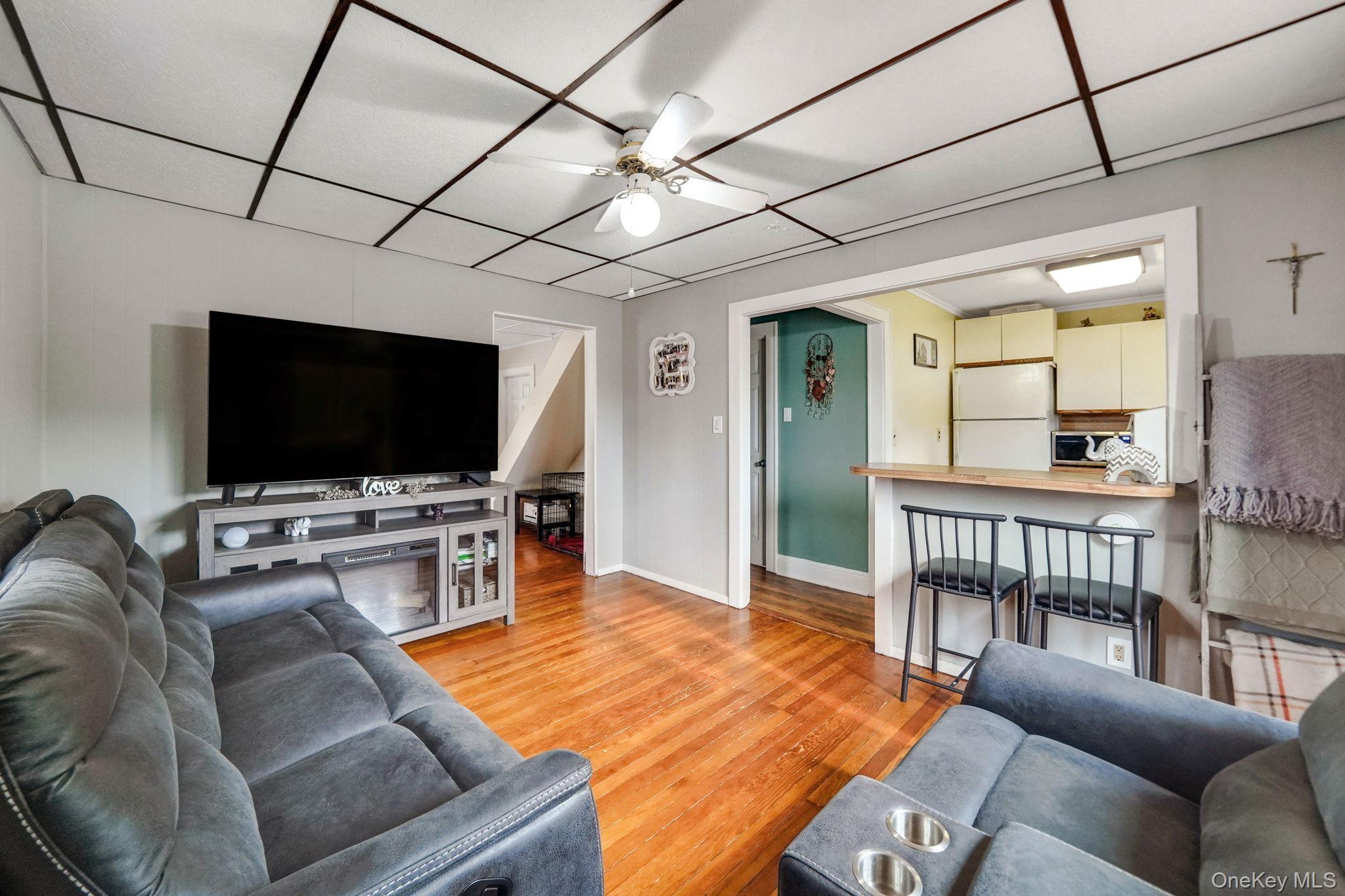 Single Family Highview  Suffolk County, NY 11784, MLS-928778-12