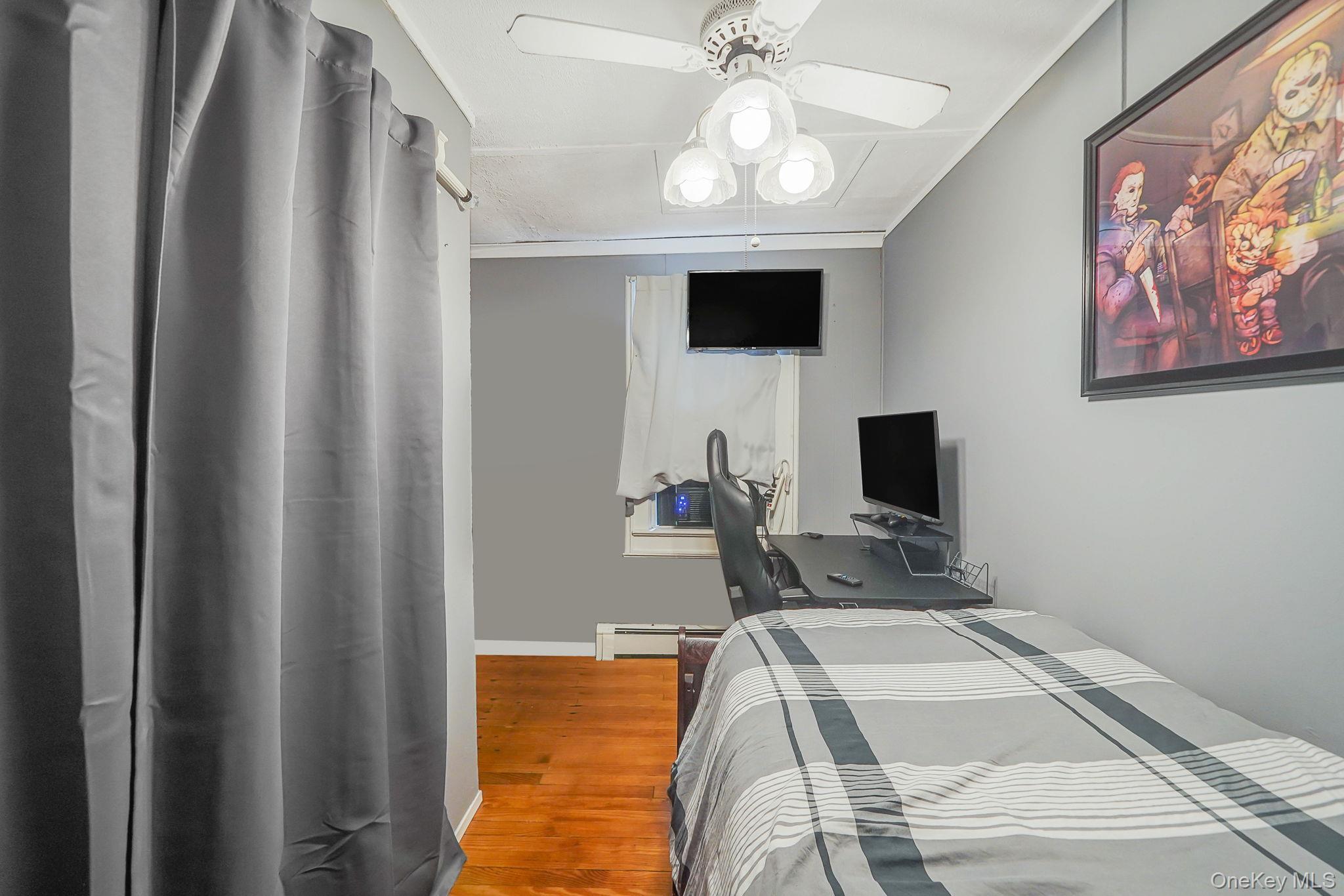 Single Family Highview  Suffolk County, NY 11784, MLS-928778-17