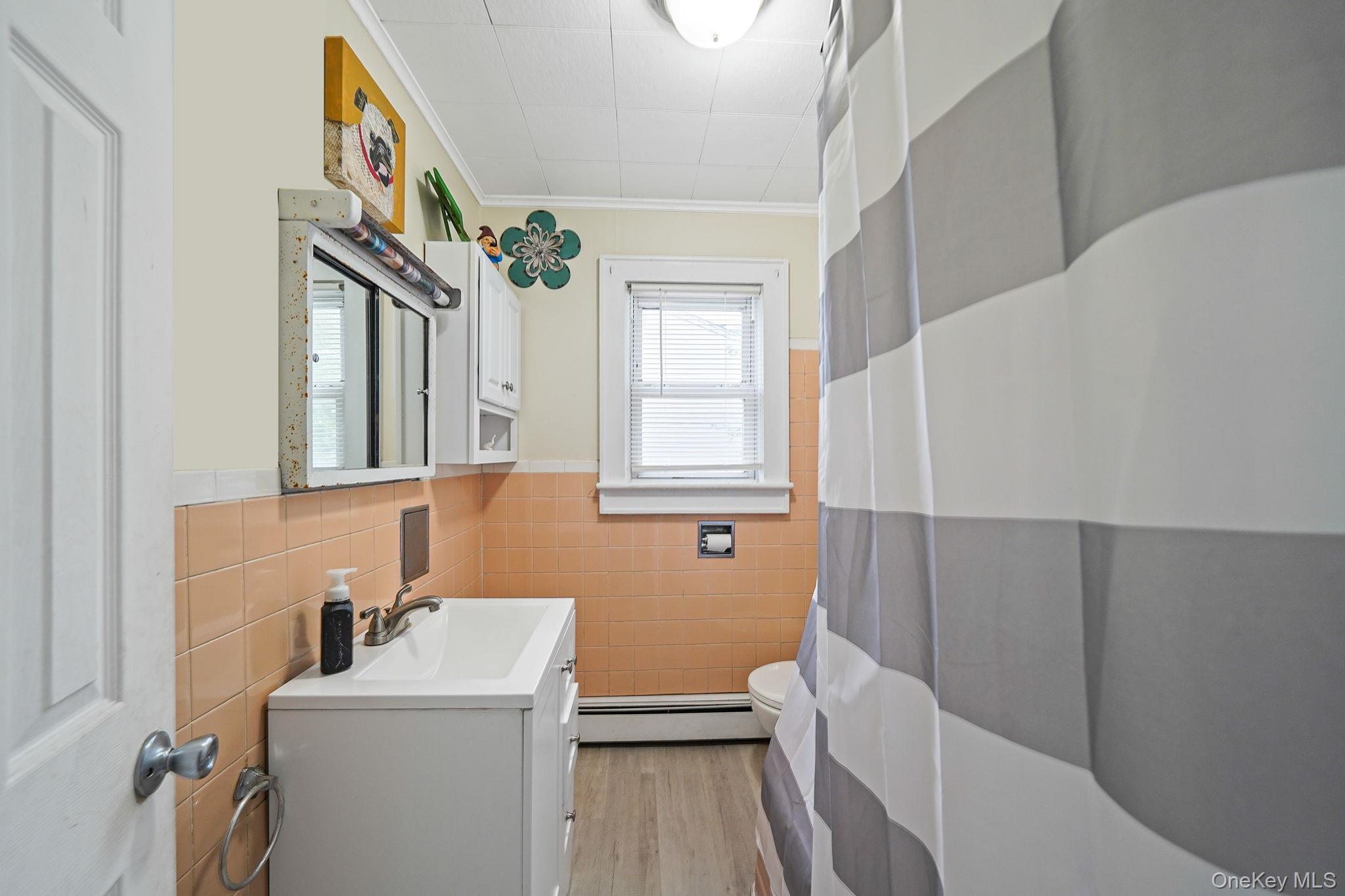 Single Family Highview  Suffolk County, NY 11784, MLS-928778-21