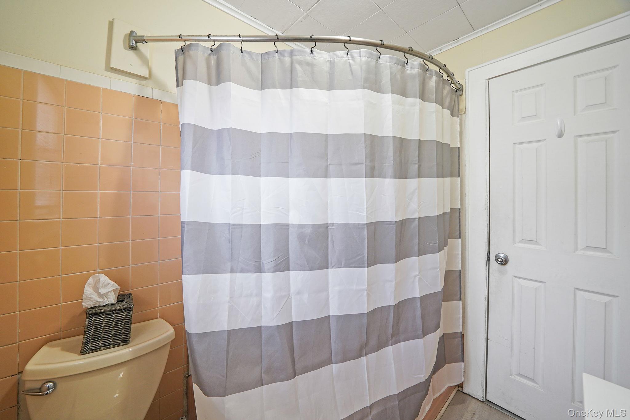 Single Family Highview  Suffolk County, NY 11784, MLS-928778-22