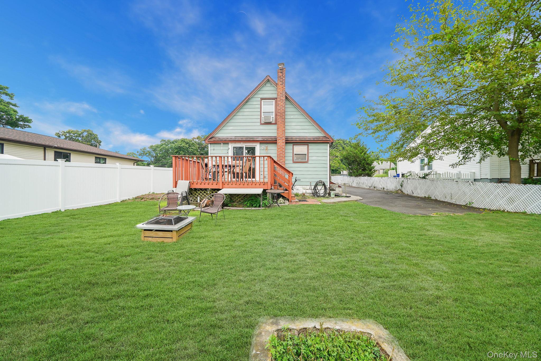 Single Family Highview  Suffolk County, NY 11784, MLS-928778-28