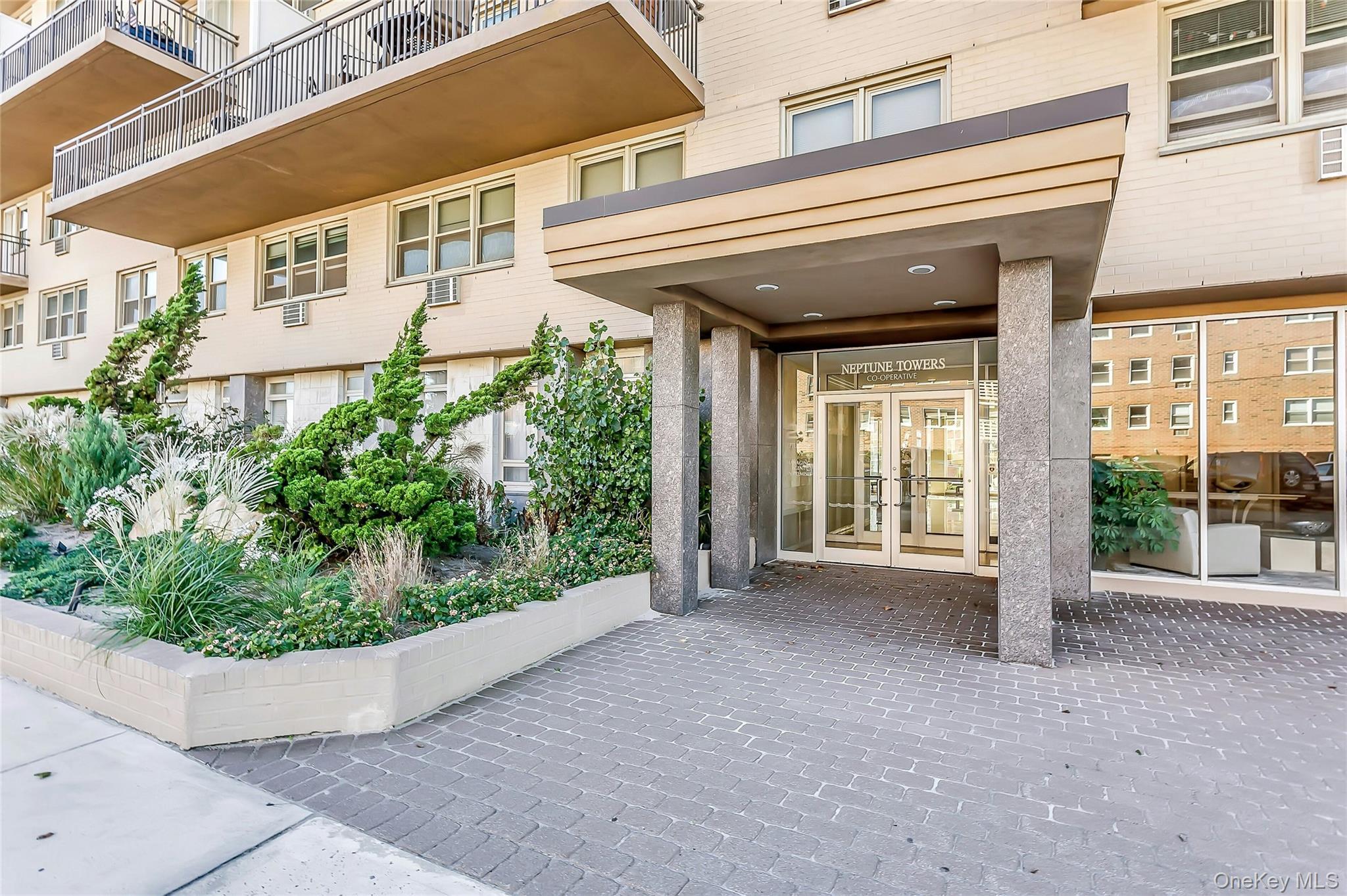 Coop Neptune  Nassau County, NY 11561, MLS-928799-16