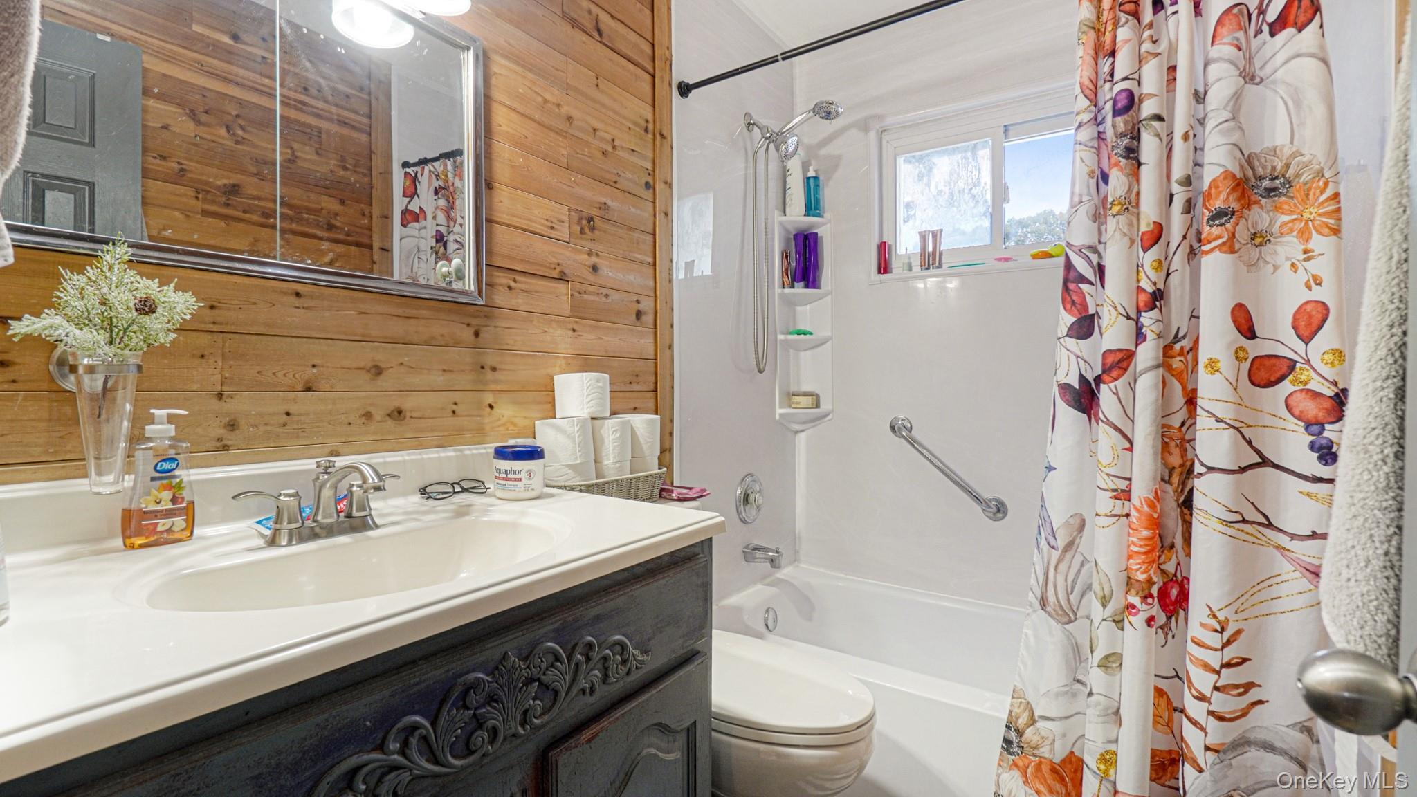 Single Family Fir Grove  Suffolk County, NY 11779, MLS-928815-11