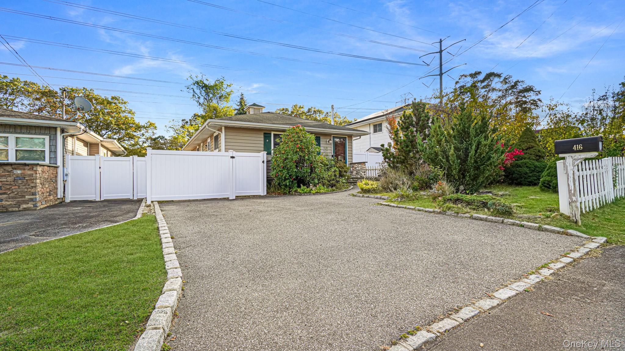 Single Family Fir Grove  Suffolk County, NY 11779, MLS-928815-2