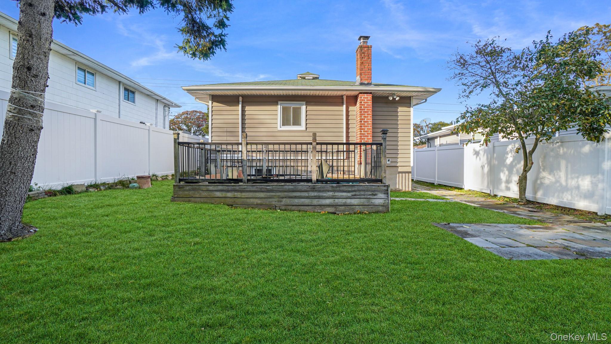 Single Family Fir Grove  Suffolk County, NY 11779, MLS-928815-20