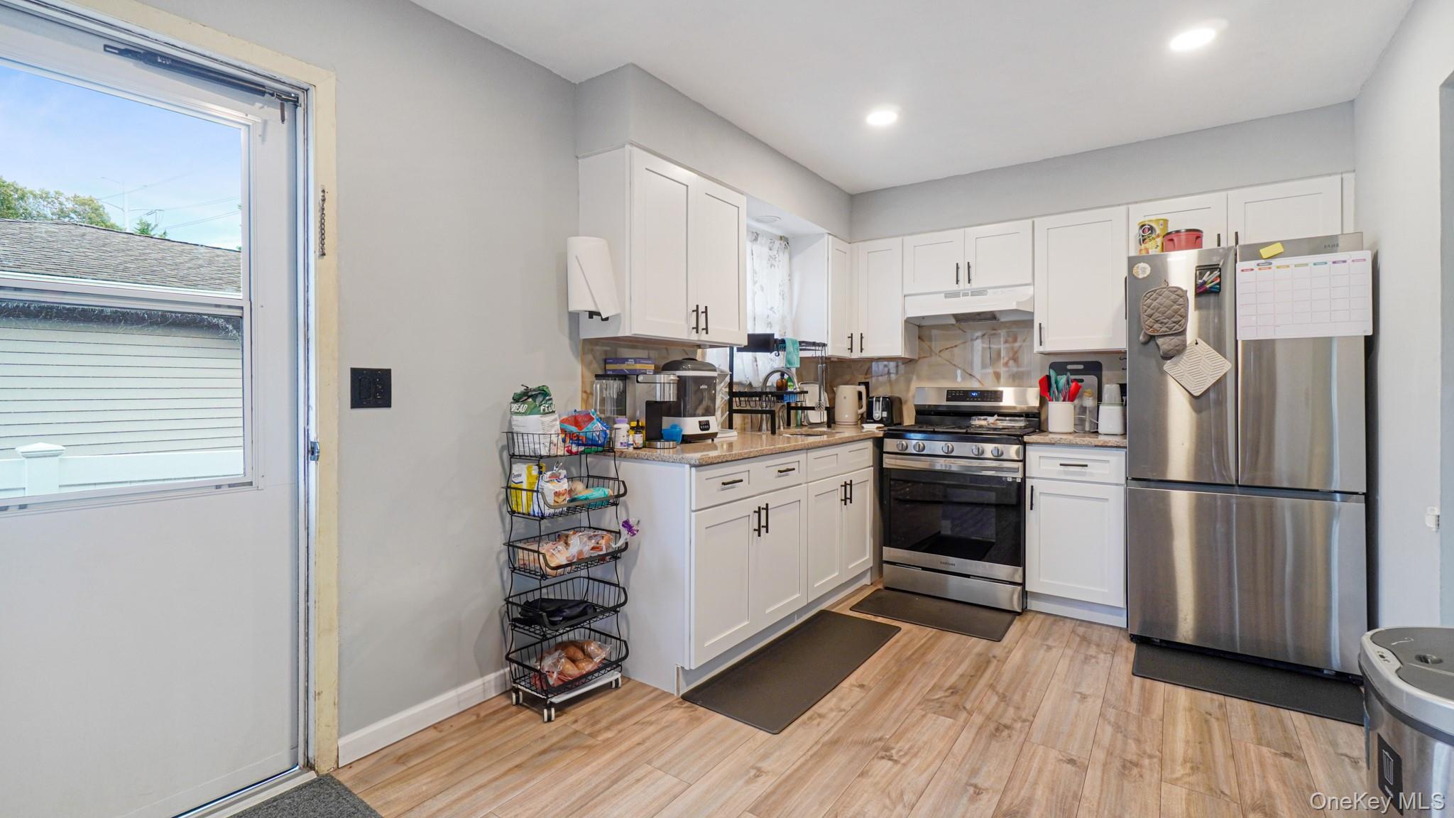 Single Family Fir Grove  Suffolk County, NY 11779, MLS-928815-7