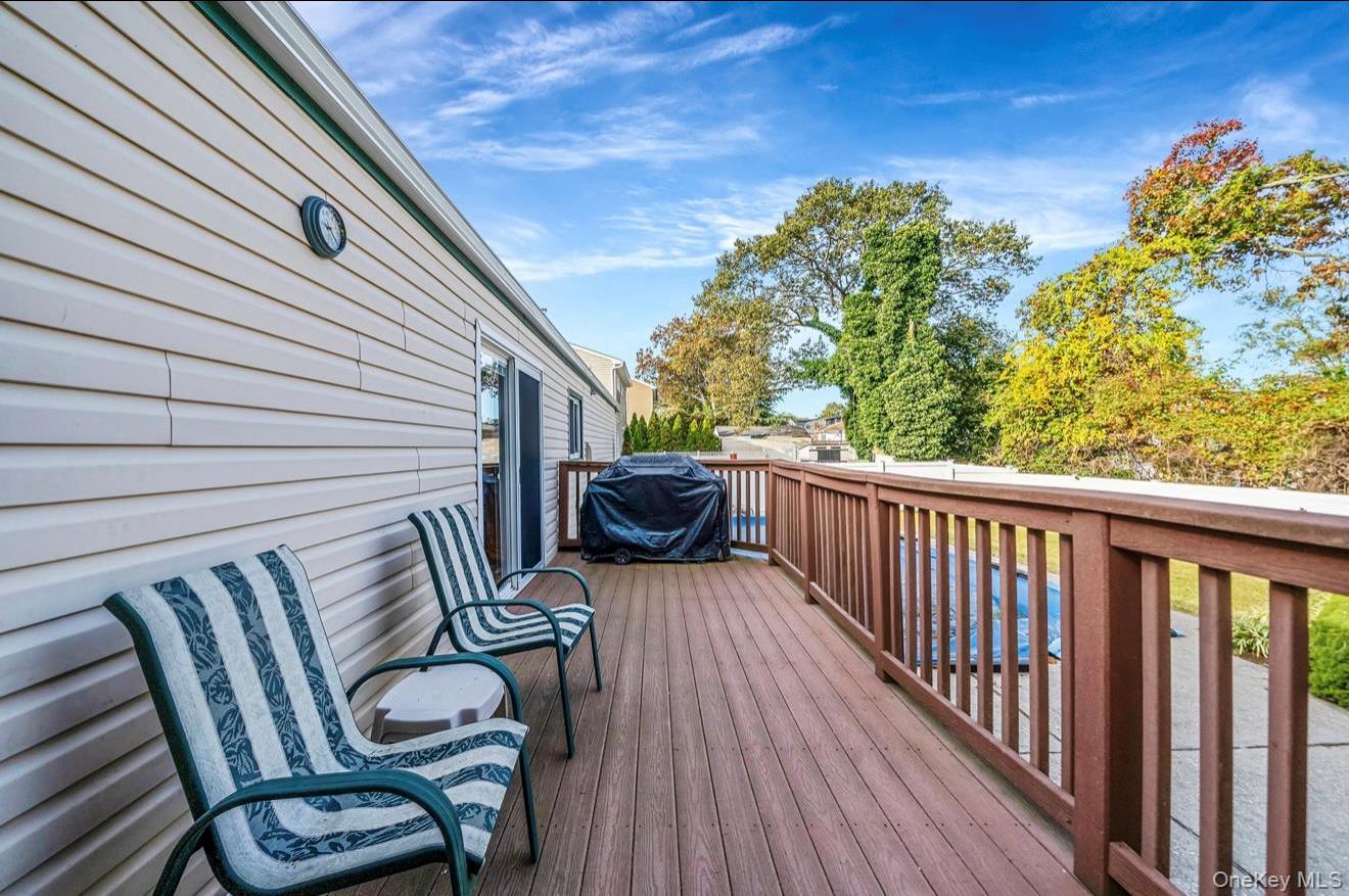 Single Family Lenox  Suffolk County, NY 11757, MLS-928821-21