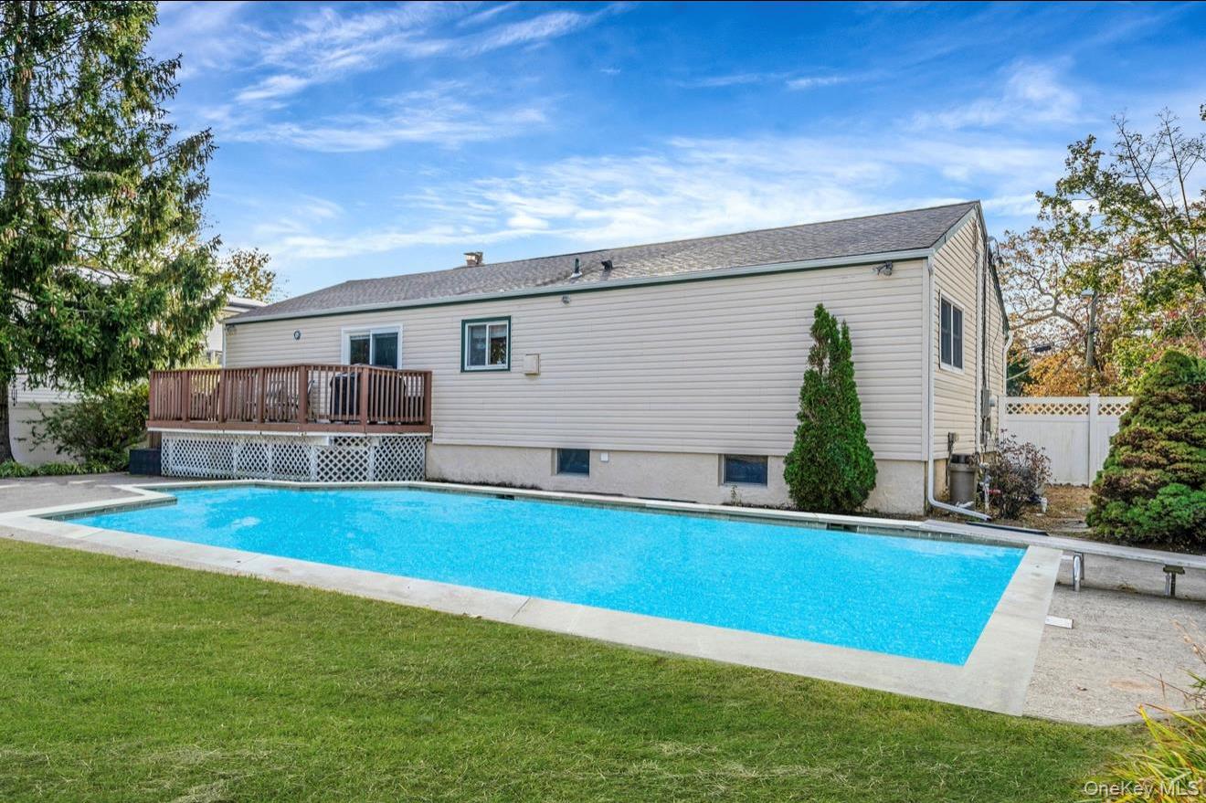 Single Family Lenox  Suffolk County, NY 11757, MLS-928821-23