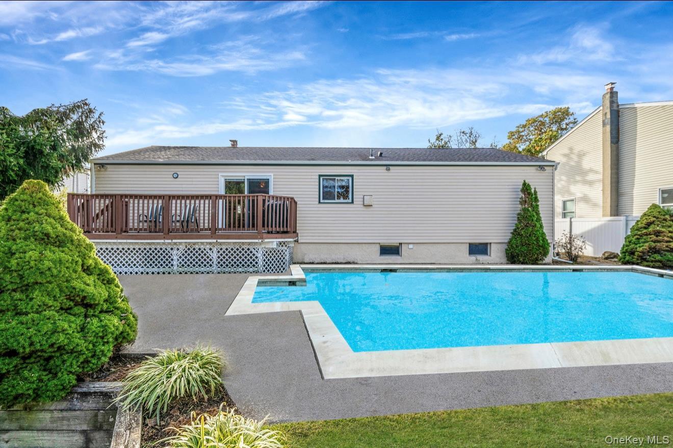 Single Family Lenox  Suffolk County, NY 11757, MLS-928821-24