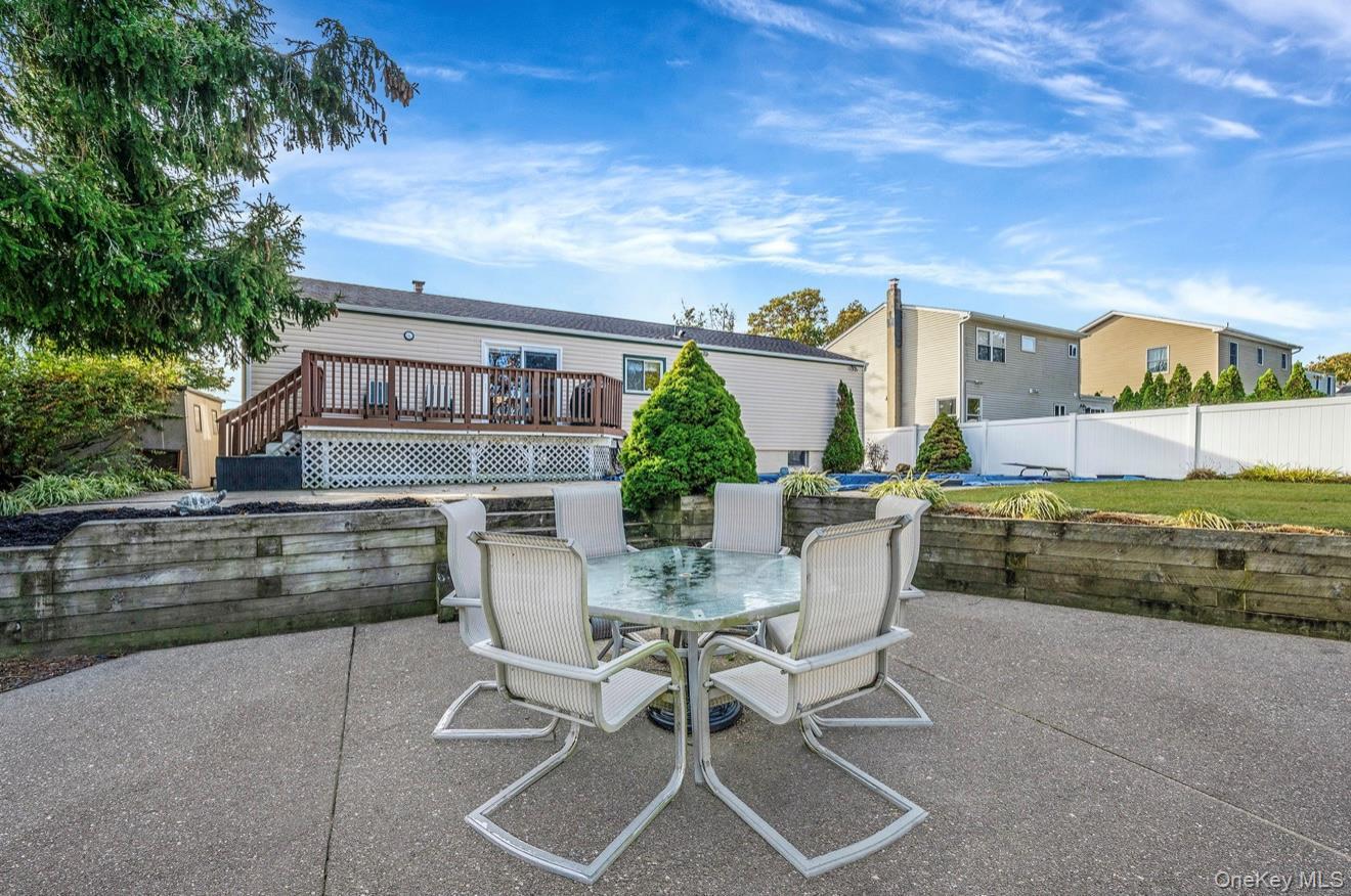 Single Family Lenox  Suffolk County, NY 11757, MLS-928821-27