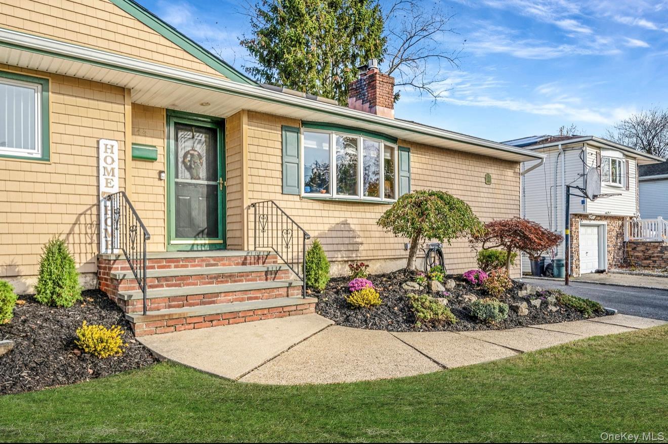 Single Family Lenox  Suffolk County, NY 11757, MLS-928821-4