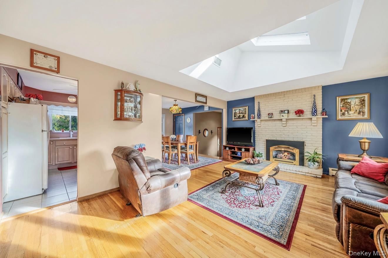 Single Family Lenox  Suffolk County, NY 11757, MLS-928821-5