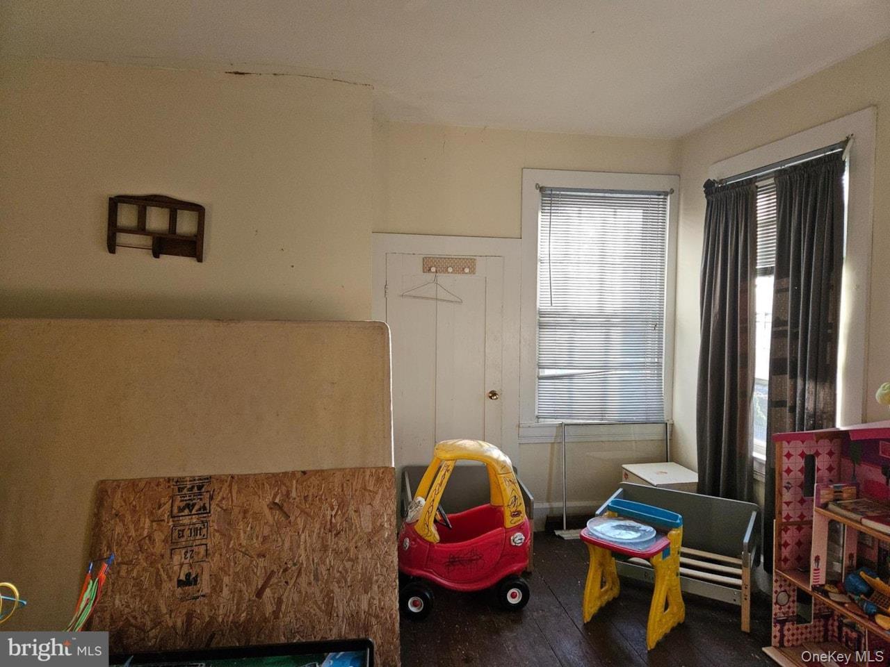 Single Family W Broadway Out Of Area, NY 08079, MLS-928837-17