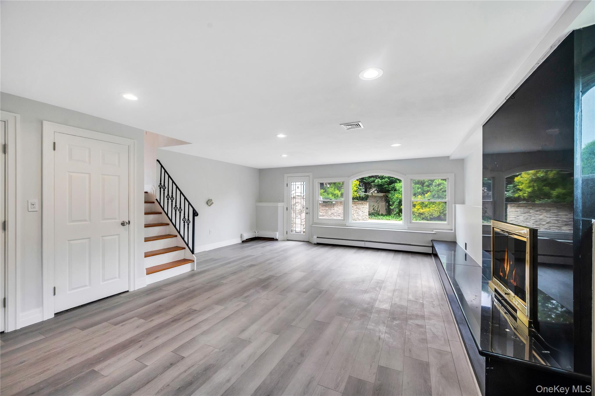 Single Family Riviera Nassau County, NY 11758, MLS-928847-28