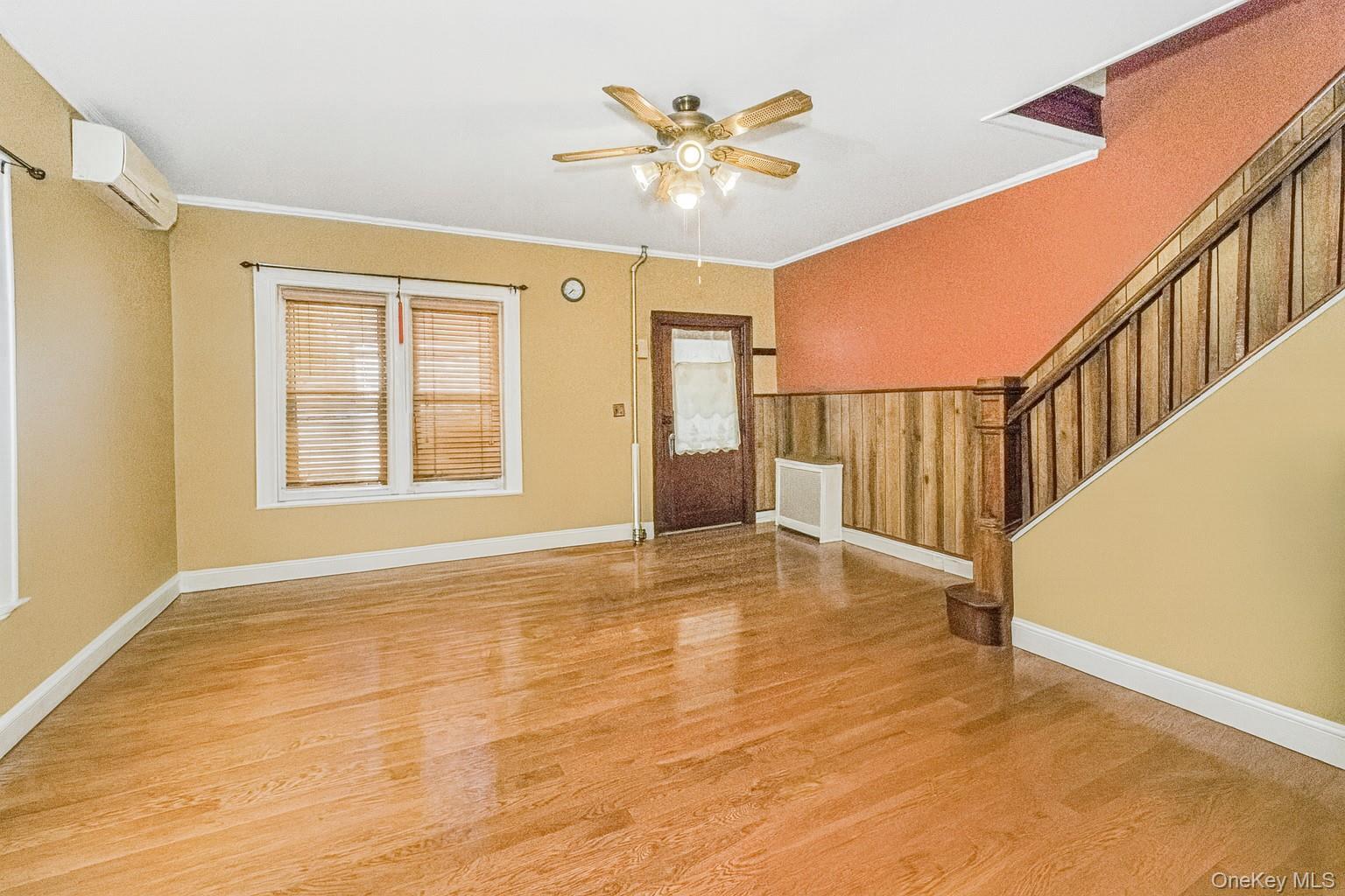 Single Family 95th Street  Queens, NY 11421, MLS-928853-8