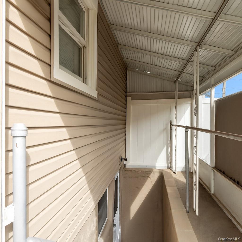 Single Family Fulton  Suffolk County, NY 11757, MLS-928865-38