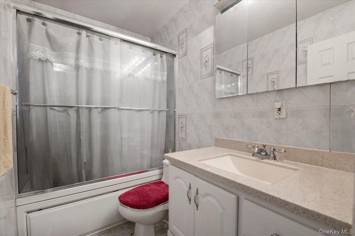 Single Family Bradford  Nassau County, NY 11714, MLS-928874-14