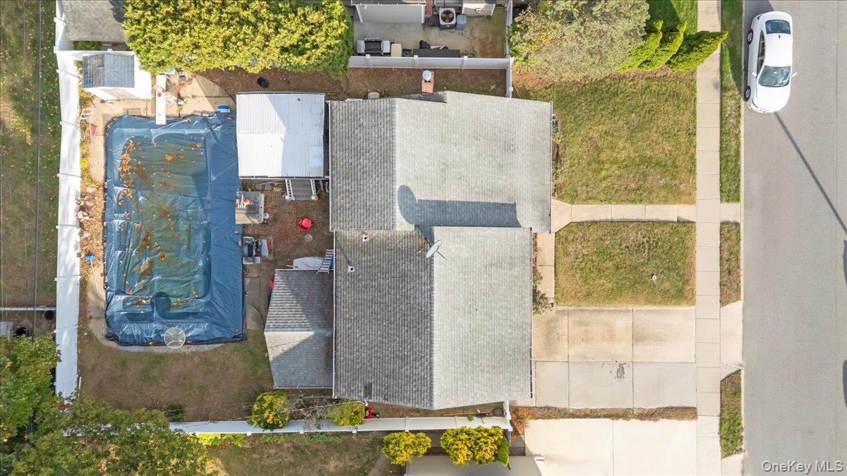 Single Family Bradford  Nassau County, NY 11714, MLS-928874-18