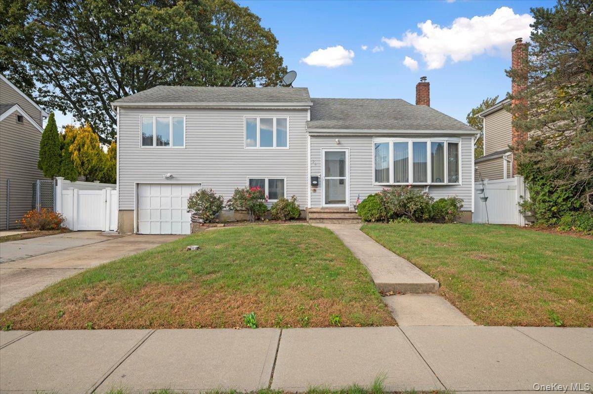 Single Family Bradford  Nassau County, NY 11714, MLS-928874-2