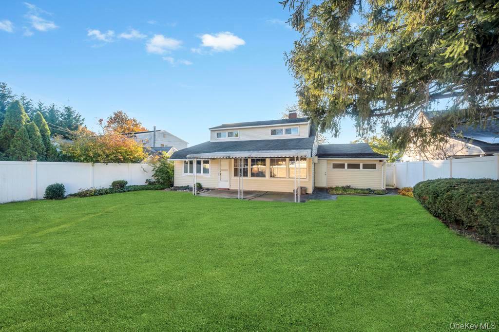 Single Family Fireplace  Nassau County, NY 11801, MLS-928920-11