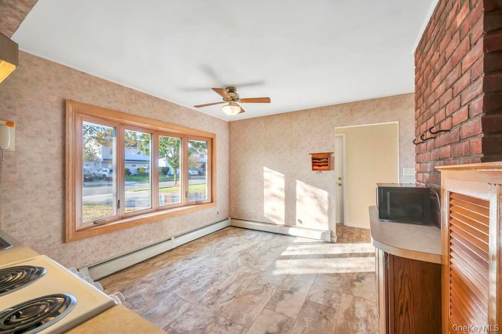 Single Family Fireplace  Nassau County, NY 11801, MLS-928920-24