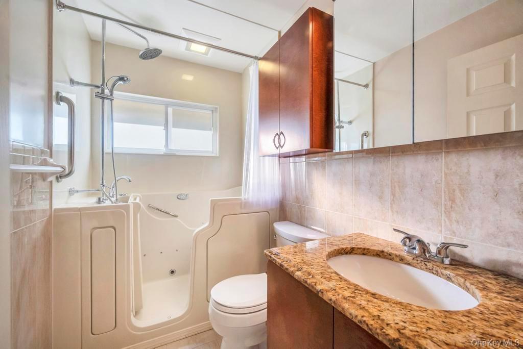 Single Family Fireplace  Nassau County, NY 11801, MLS-928920-25