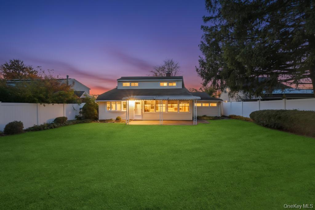 Single Family Fireplace  Nassau County, NY 11801, MLS-928920-3