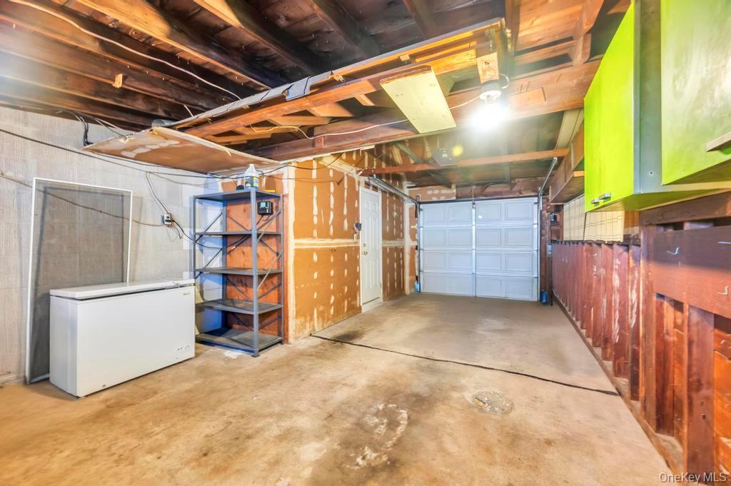 Single Family Fireplace  Nassau County, NY 11801, MLS-928920-39