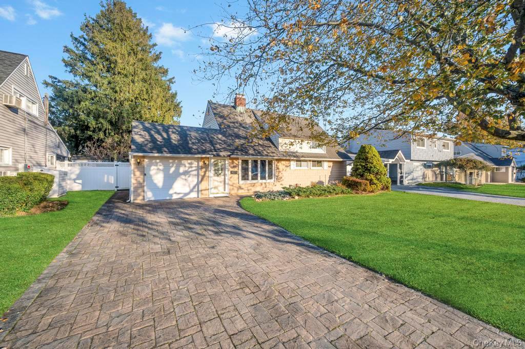 Single Family Fireplace  Nassau County, NY 11801, MLS-928920-6