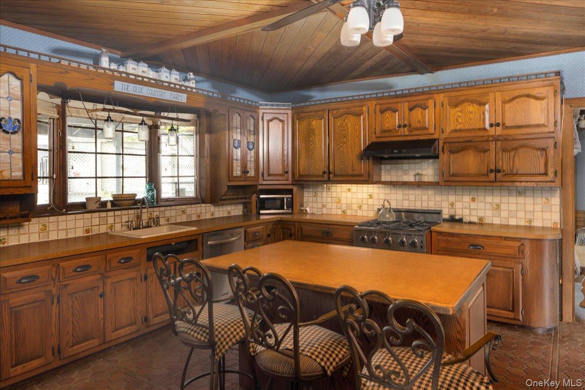 Single Family Mineola Nassau County, NY 11501, MLS-928924-19