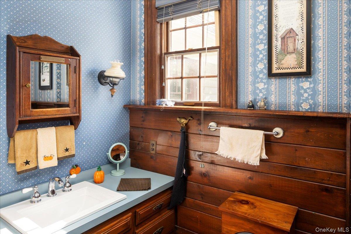 Single Family Mineola Nassau County, NY 11501, MLS-928924-21