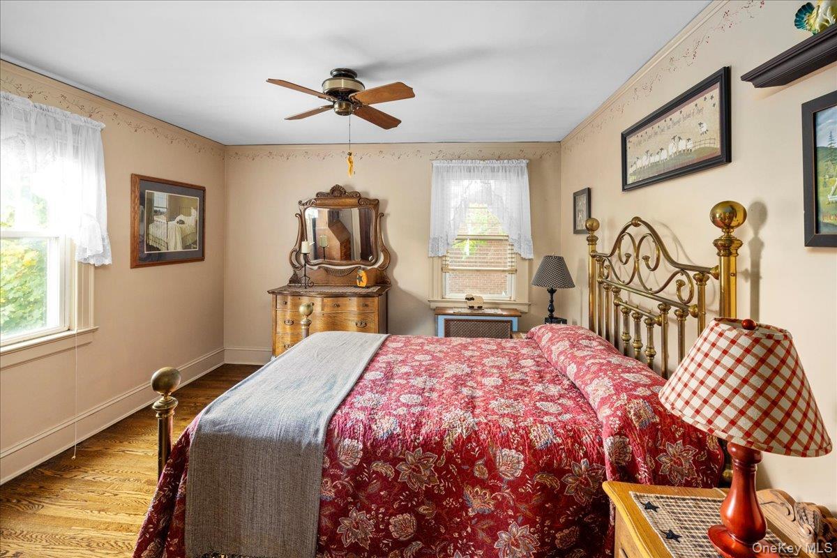 Single Family Mineola Nassau County, NY 11501, MLS-928924-25