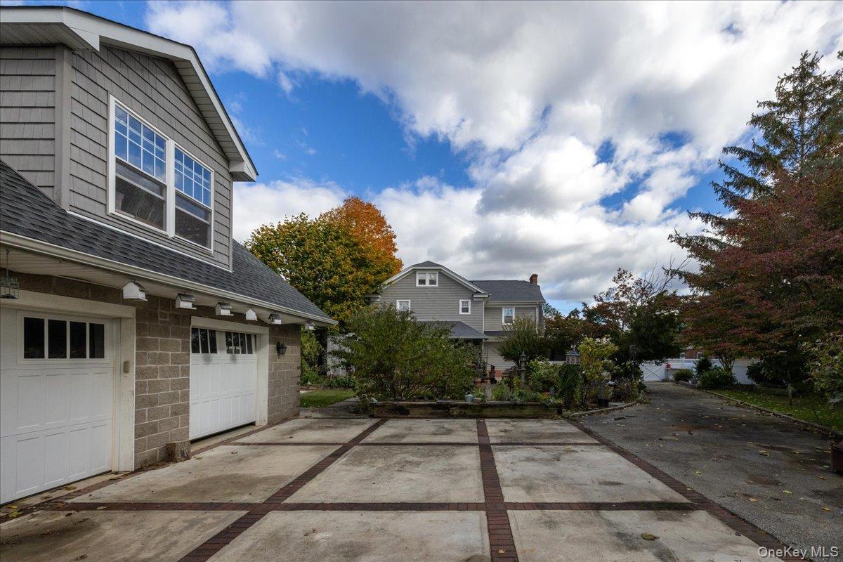 Single Family Mineola Nassau County, NY 11501, MLS-928924-36