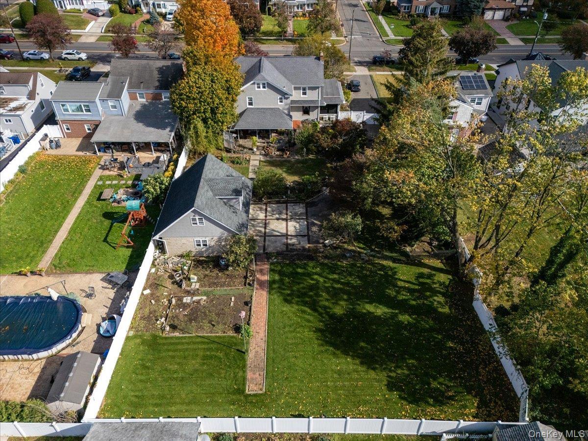 Single Family Mineola Nassau County, NY 11501, MLS-928924-44