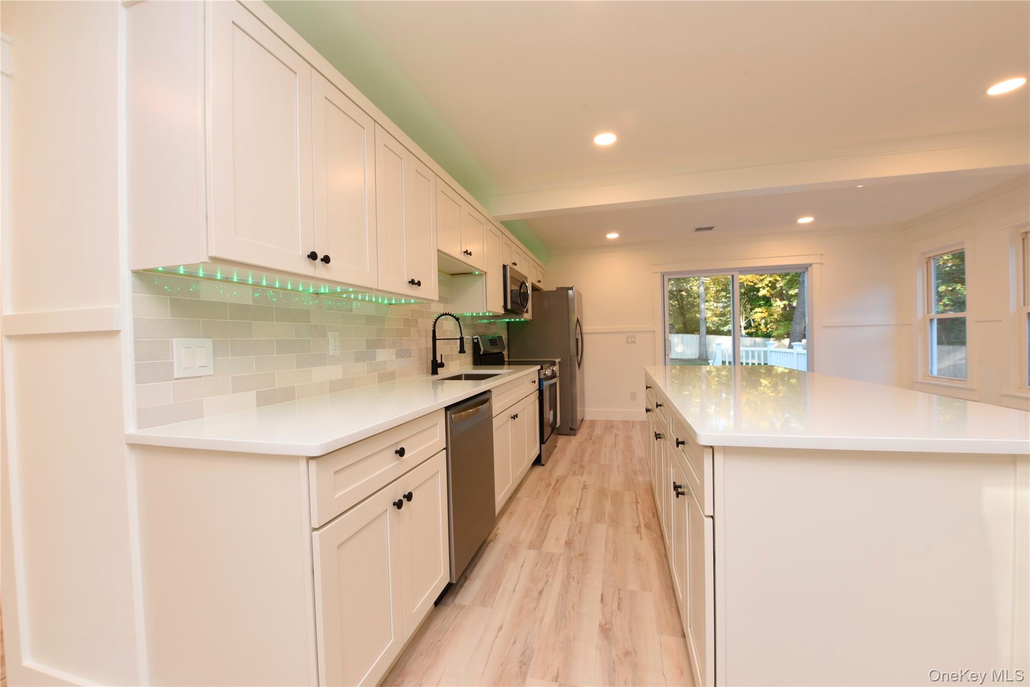 Single Family Pardam Knoll  Suffolk County, NY 11764, MLS-928930-3