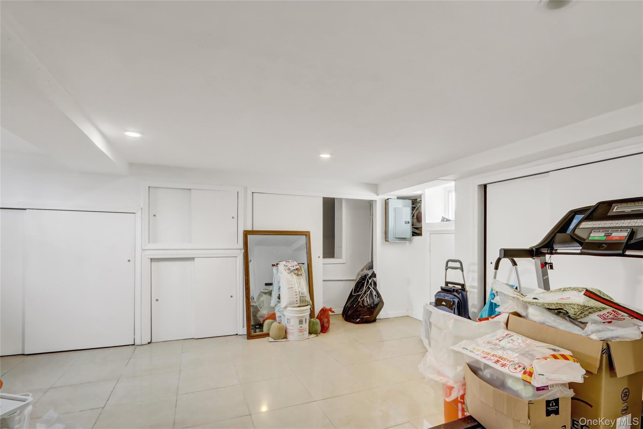 Single Family Walnut  Nassau County, NY 11021, MLS-928945-16