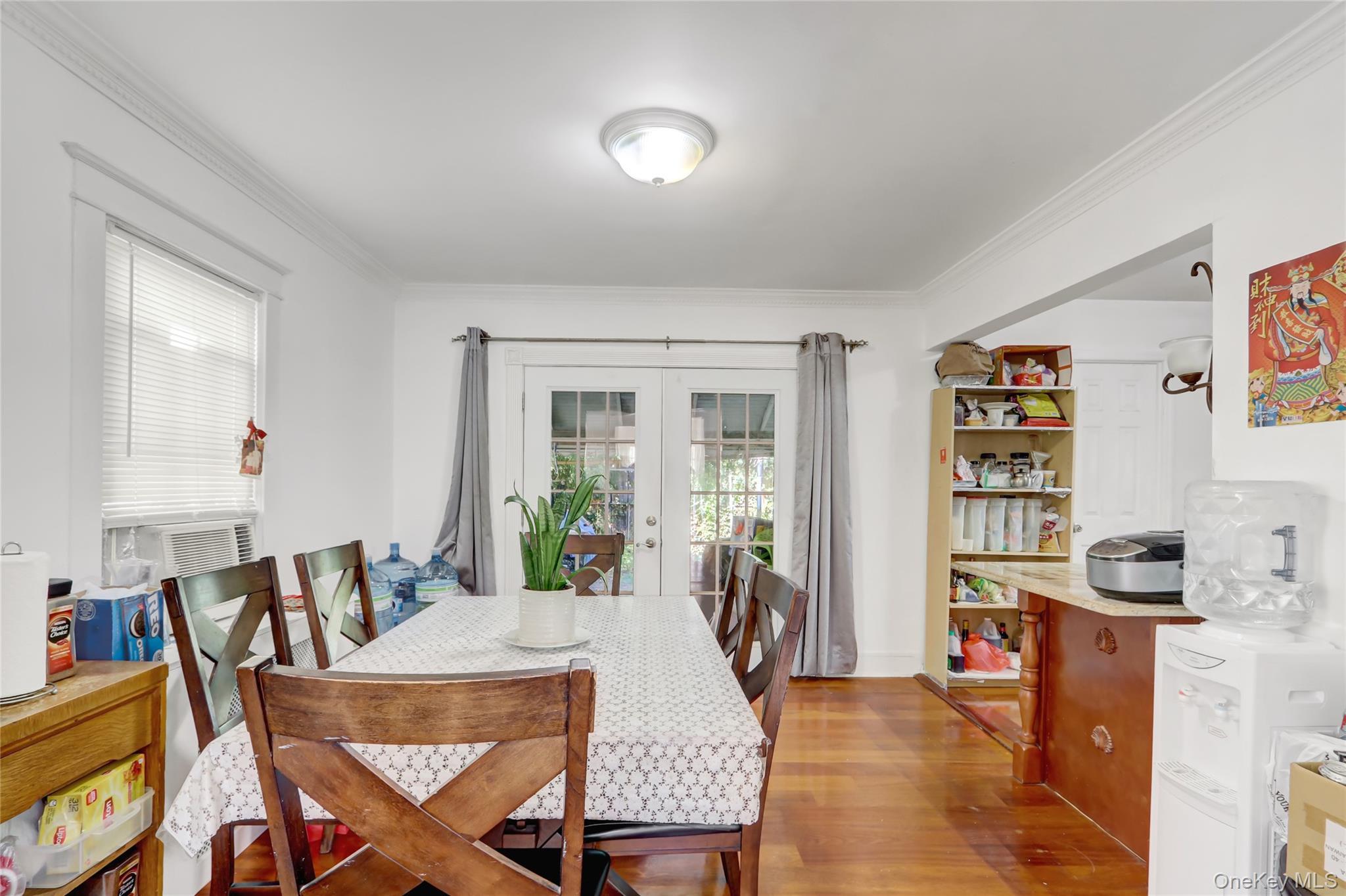 Single Family Walnut  Nassau County, NY 11021, MLS-928945-6