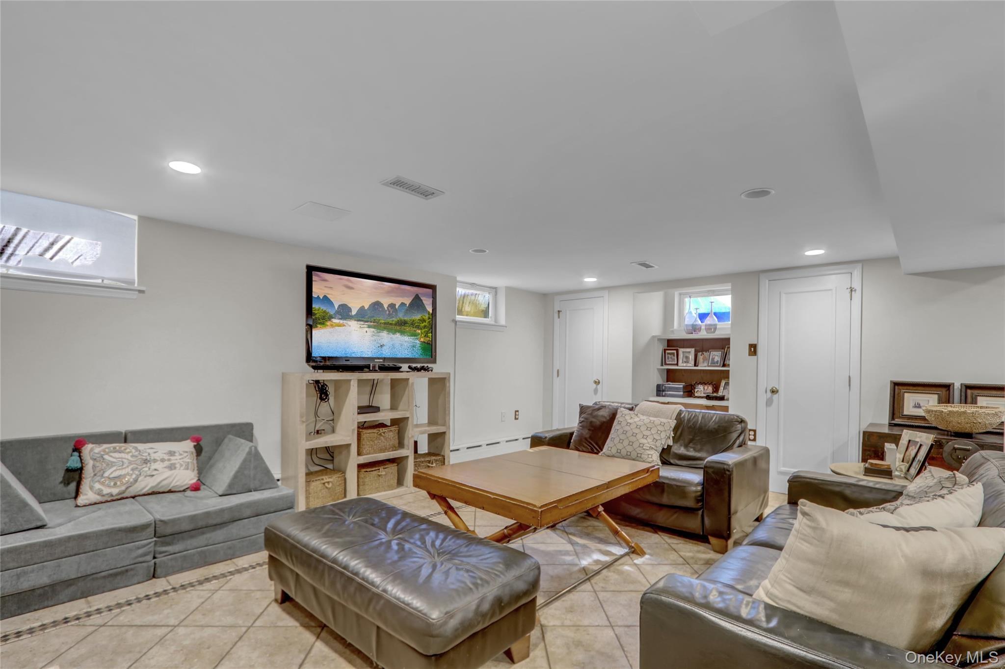 Single Family Browvale  Queens, NY 11362, MLS-928951-32